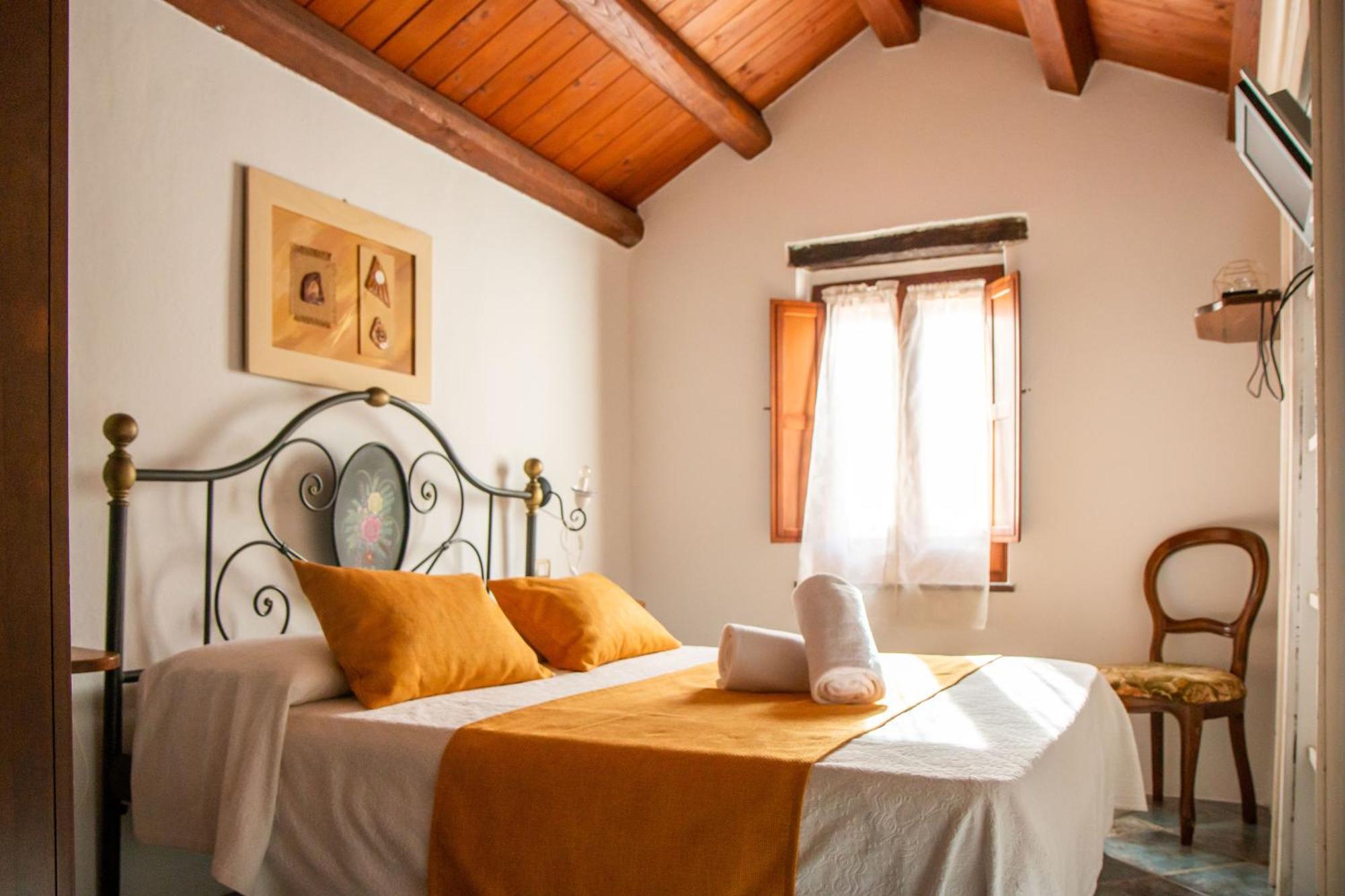 فندق S'Ammentu House بوسا المظهر الخارجي الصورة